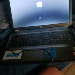 2 Hp Laptop  0ne Missing Hard Drive The Other Gets Hot 19g 1222nr. 0ther 9g 1312 Nr