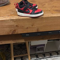 Toddler Nike shoes