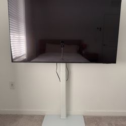 55” Samsung 4K Smart TV (2025) + Stand Option