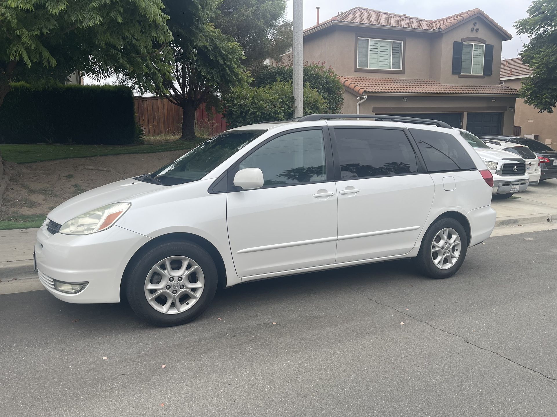 2004 Toyota Sienna