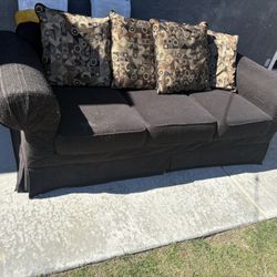 Free Sofa And Love Seat /no Holds You Load Yourself Located In Hesperia CA