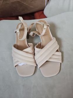 LAUREN CONRAD Fondant cream blush block heel slingback sandals