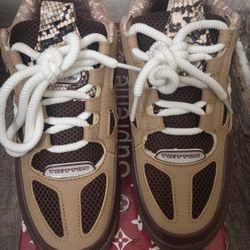 Used Gently Wore Twice Basically Brand New Lv Runner's Size 9,9 5