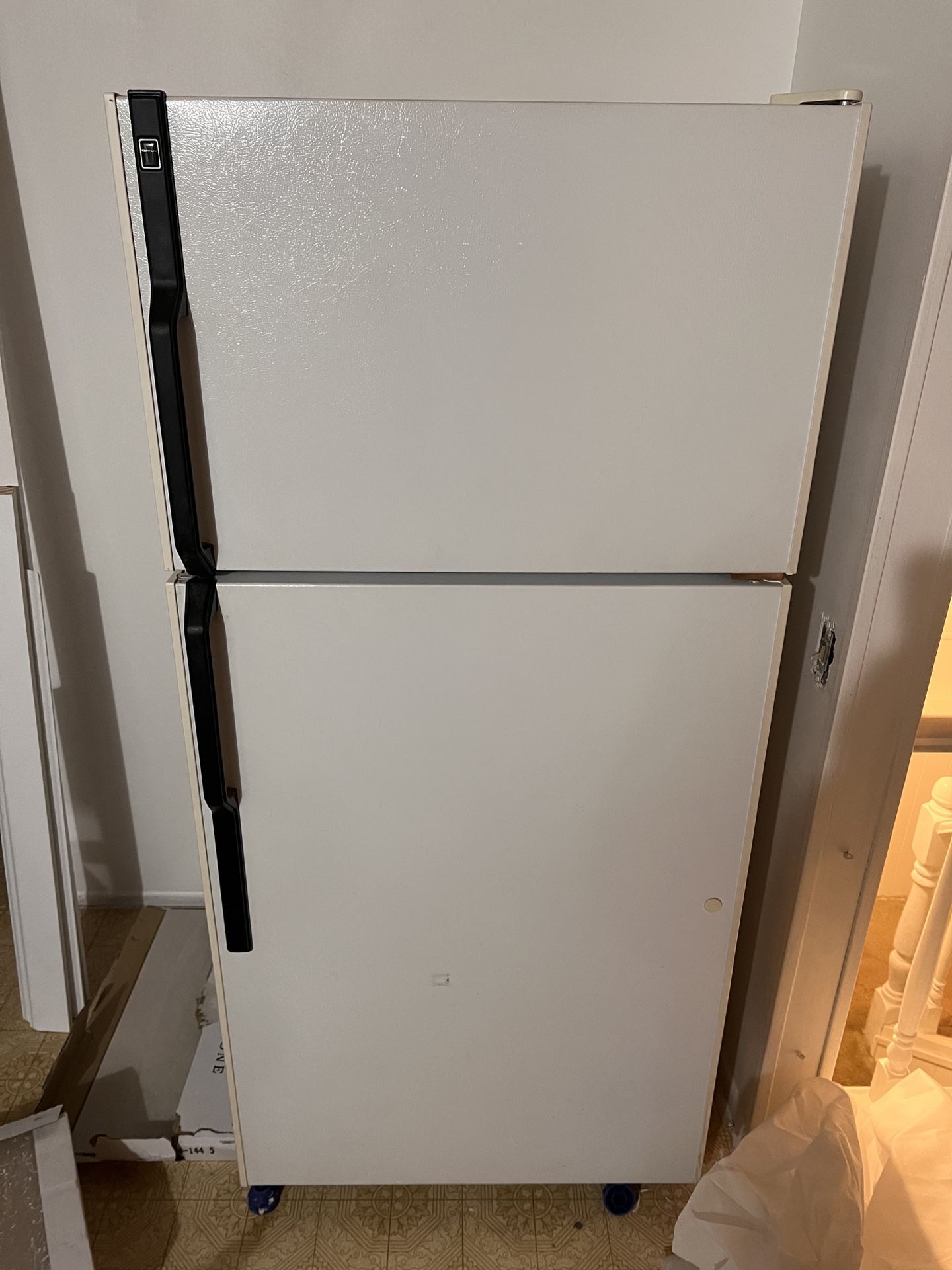 Small Fridge In Working Conditions and It’s For Free
