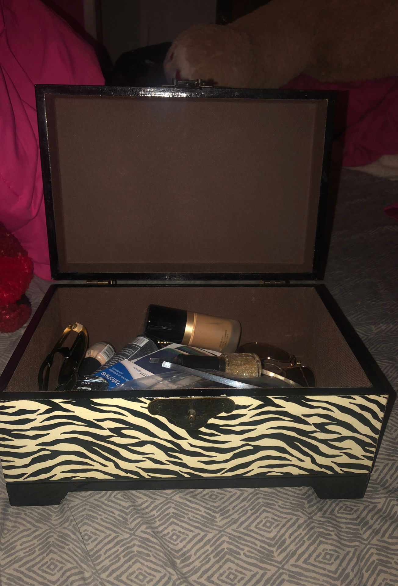 Accessories box