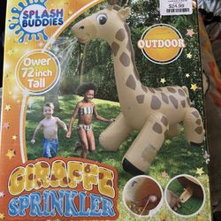 Giraffe water sprinkler