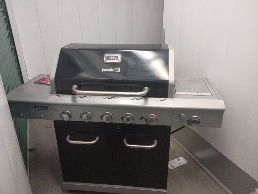 BBQ Grill- NextGrill Deluxe