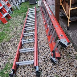 WERNER 24ft Fiberglass Extensión Ladder $450 Por Las 2 