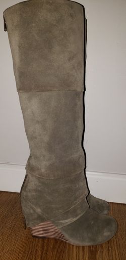 Fergie sz6 Fallen leather boots