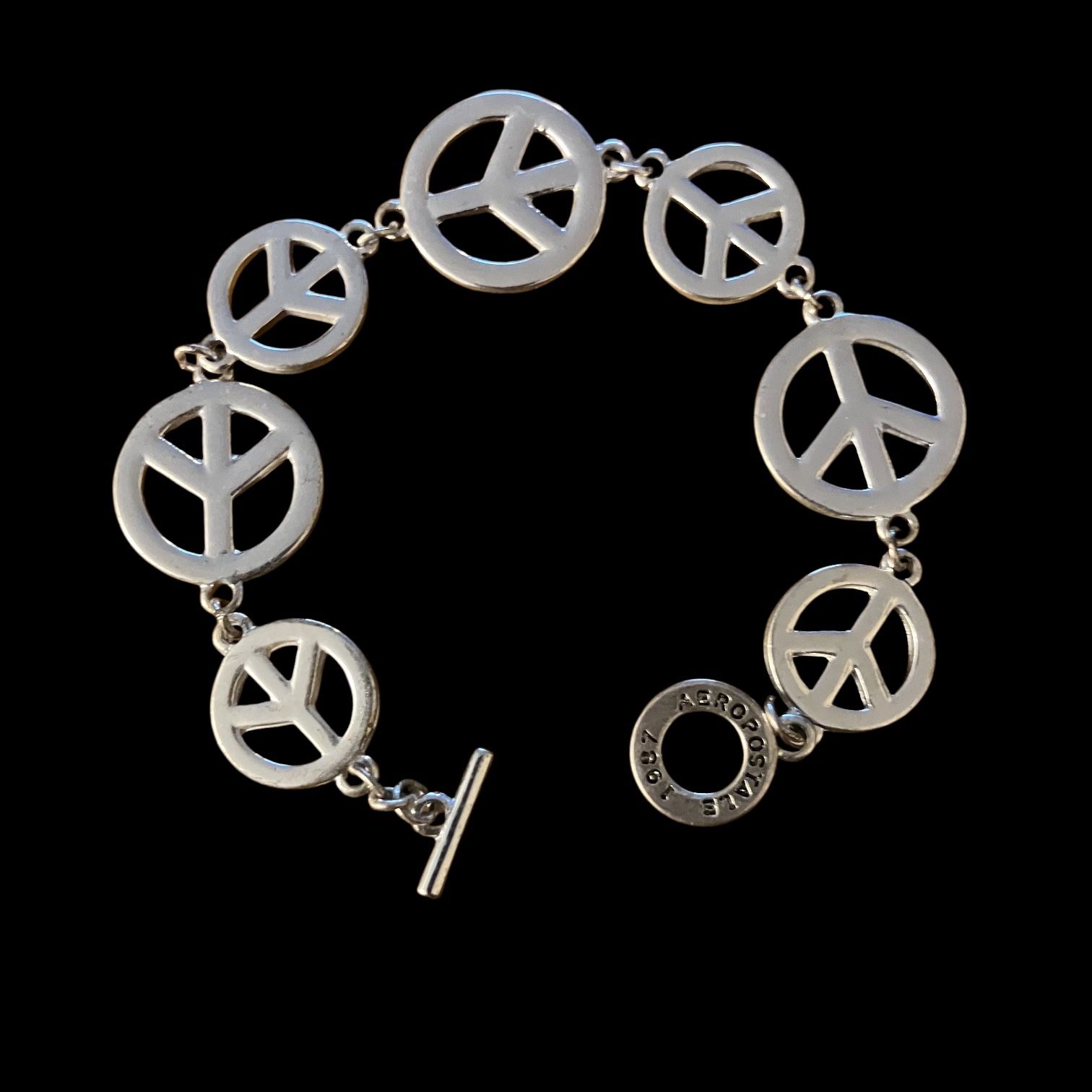 Aeropostale Silver Tone Bracelet With Toggle Closure