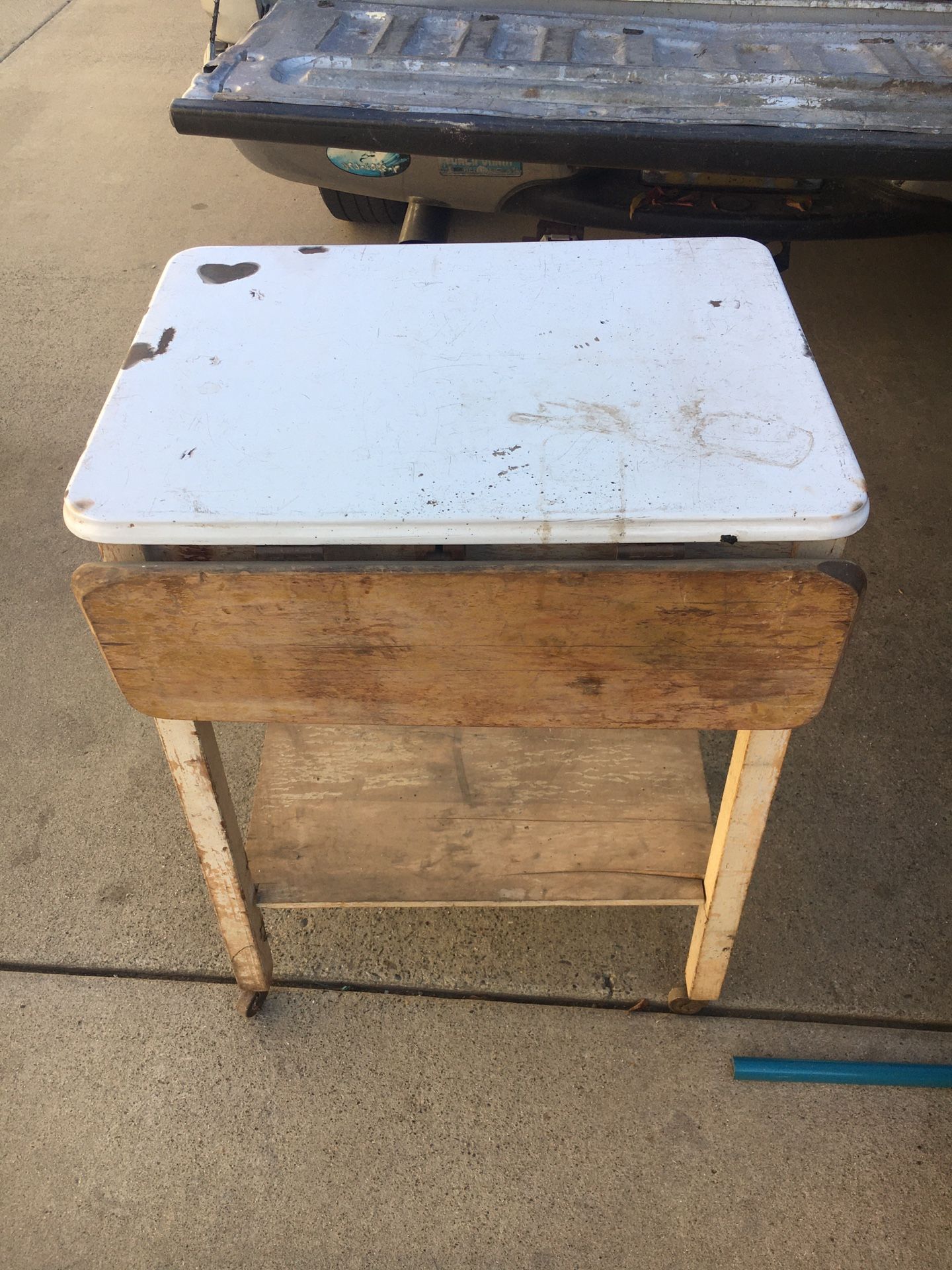 Porcelain dropleaf cutting board