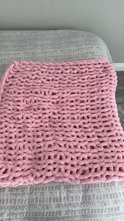 Chunky Knit Throw Blanket Pink