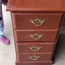 Chester Drawers And Night End Table