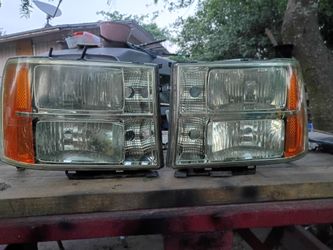 headlights for a 2007 GMC Sierra 4x4