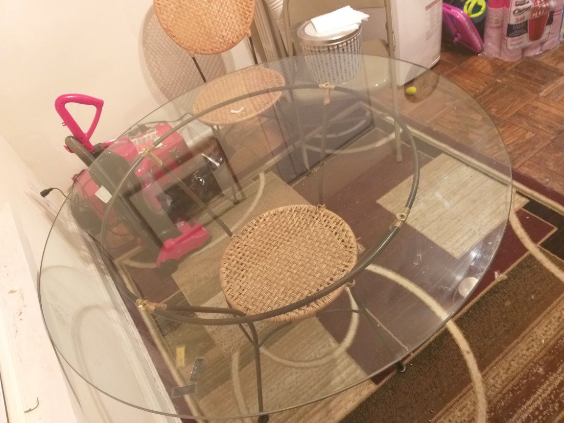 Free Used Glass circle dining table