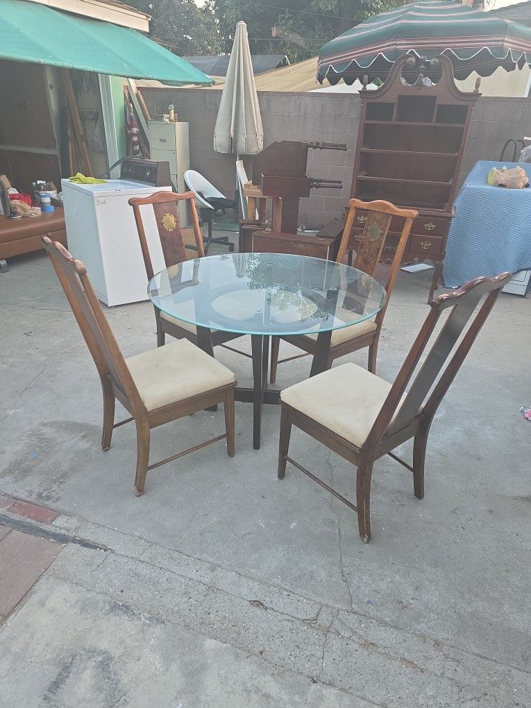 Dining Table & Chairs