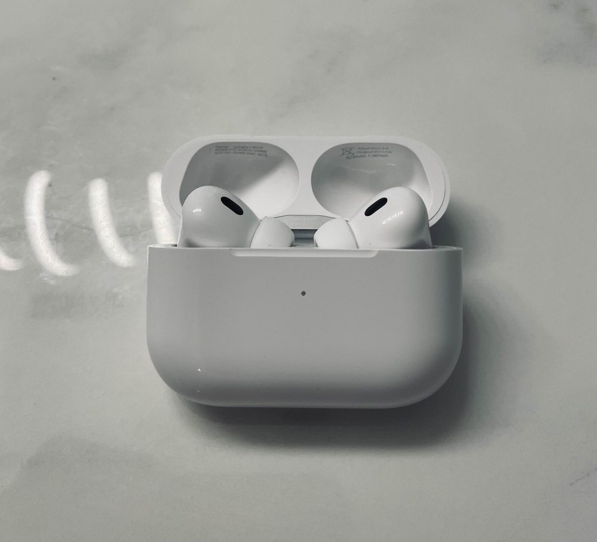 APPLE bluetooth earbuds 