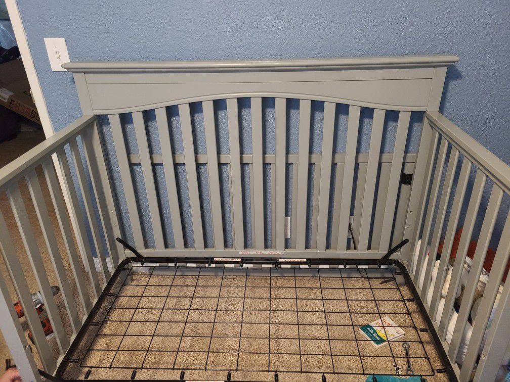 Grey GRACO crib