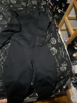 Dark Lightning Full Body Wetsuit Size 8 is small unisex