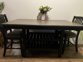 Family Dinning Table