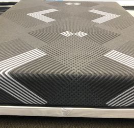 Queen/King Mattress Gray Geometric Pattern
