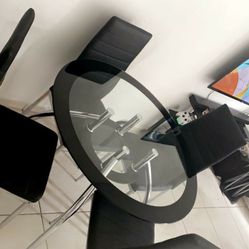 DINING SET 4 CHAIRS AND TABLE (NEW)