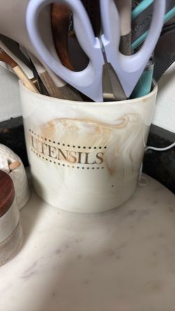 Marble utensil holder