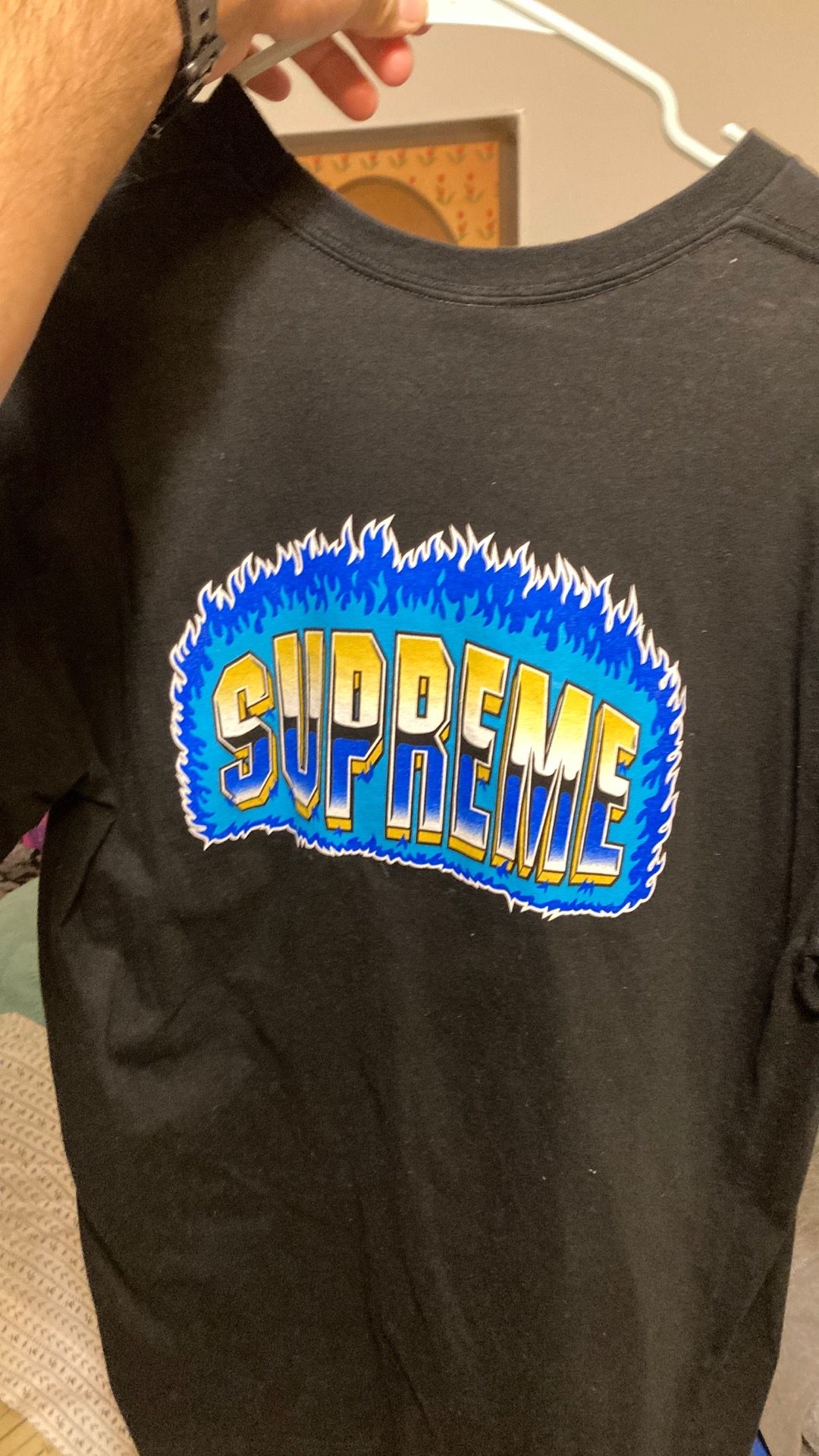 Supreme t large