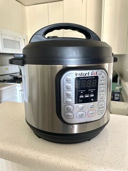 Instant Pot 6qt Electric Pressure Cooker