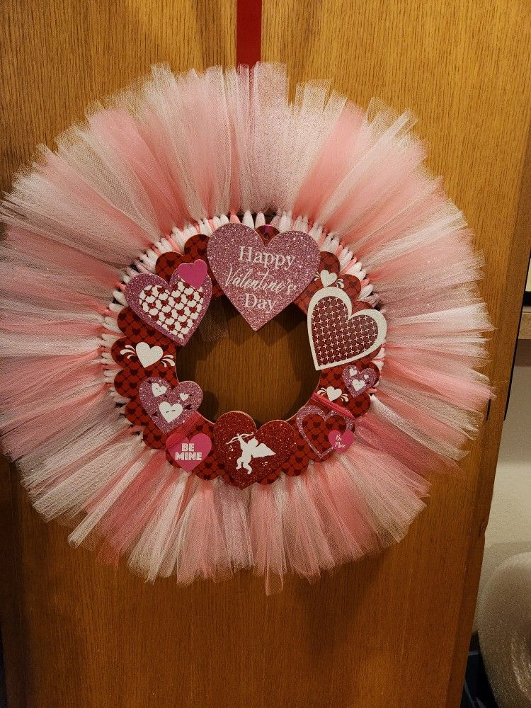 Beautiful 21" Diameter Valentine's Day Pink & Hot Pink Wreath
