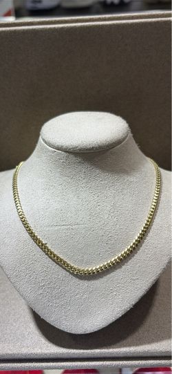 Gold Cuban chain
