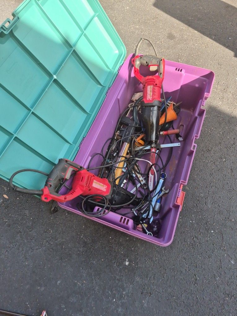 Moving Cell I Got Tools Jewelry End Tables Bose Speakers Sansui Speaker Sets Fishing Poles Sawzalls Make Offer