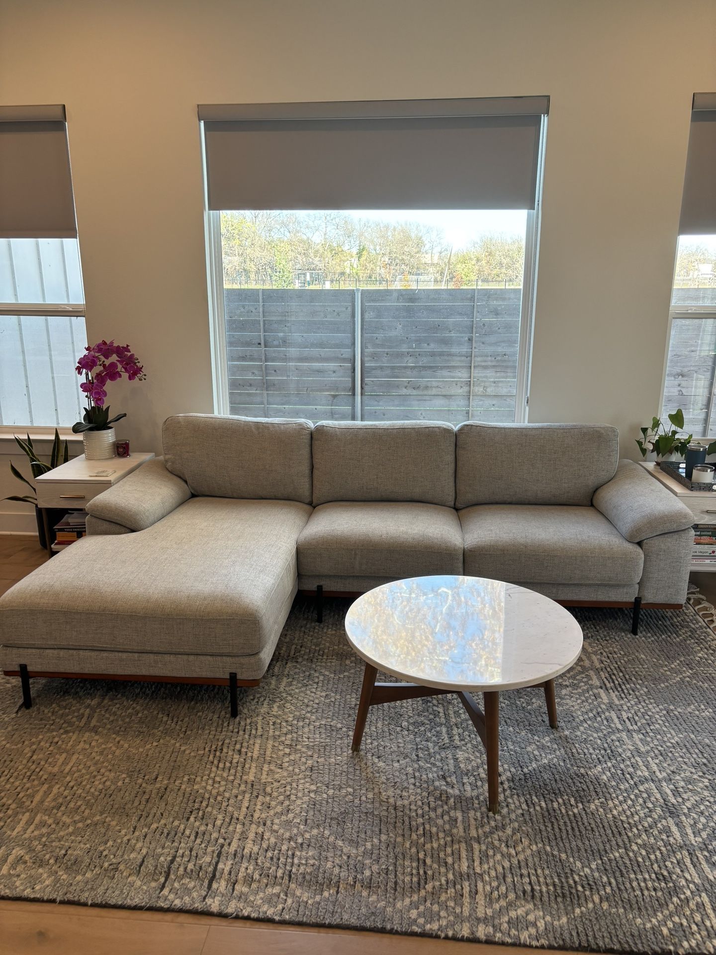 Mid-Century Modern Sofa With Chaise (Light Gray)
