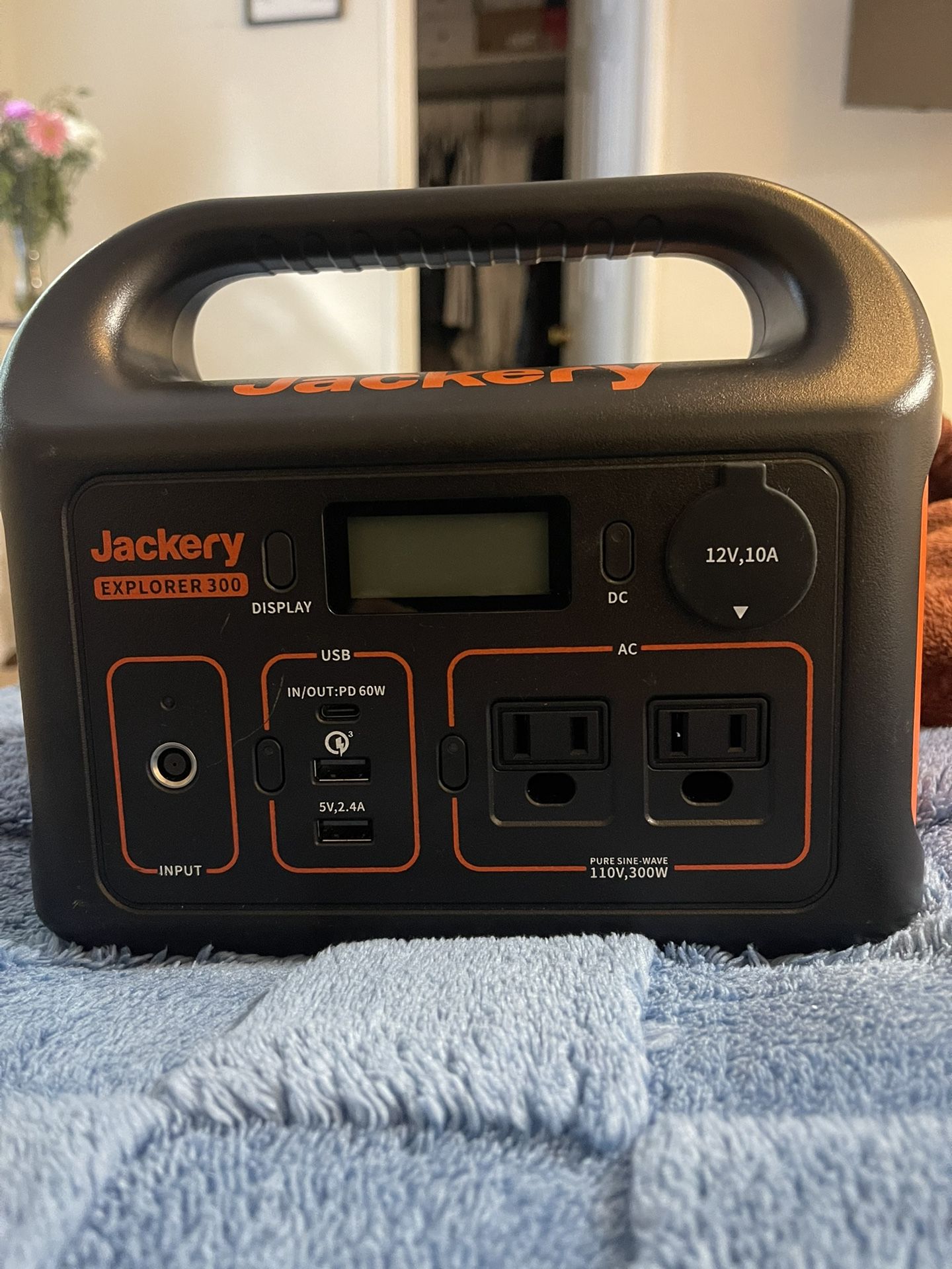 Jackery Explorer 300