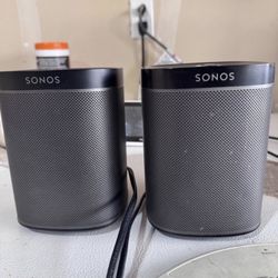 Sonos Play Bar and Speaker Set