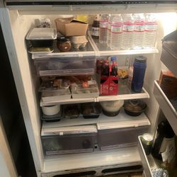 Refrigerator 