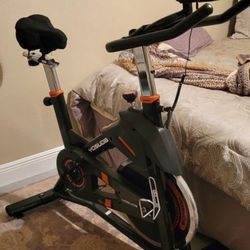 Indoor Cycling Stationary Bike - EXCELENTE CONDITION