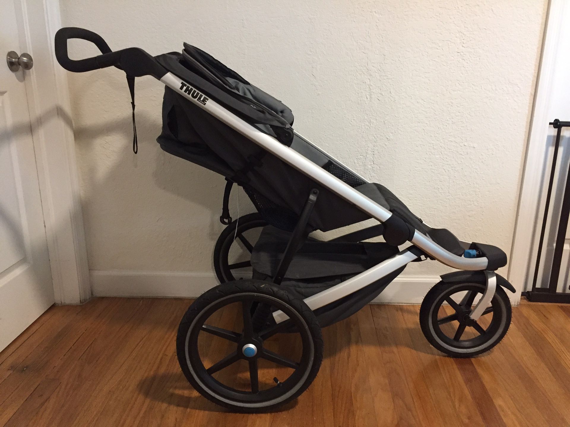 Thule running stroller