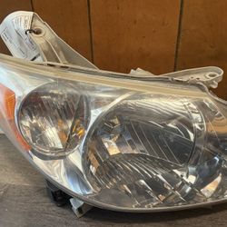 2008 Pontiac Vibe Right headlight 