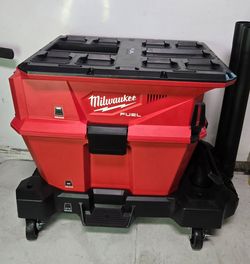 Milwaukee vacuum