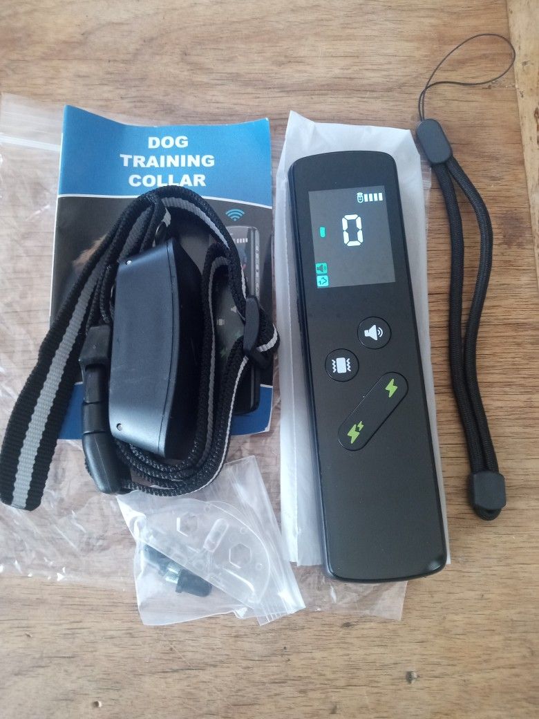 TRAINING COLLAR DOG 4 MODES 3000FT RANGE WATERPROOF SHOCK, VIBRATION, BEEP FOR ALL SIZES OF DOGS