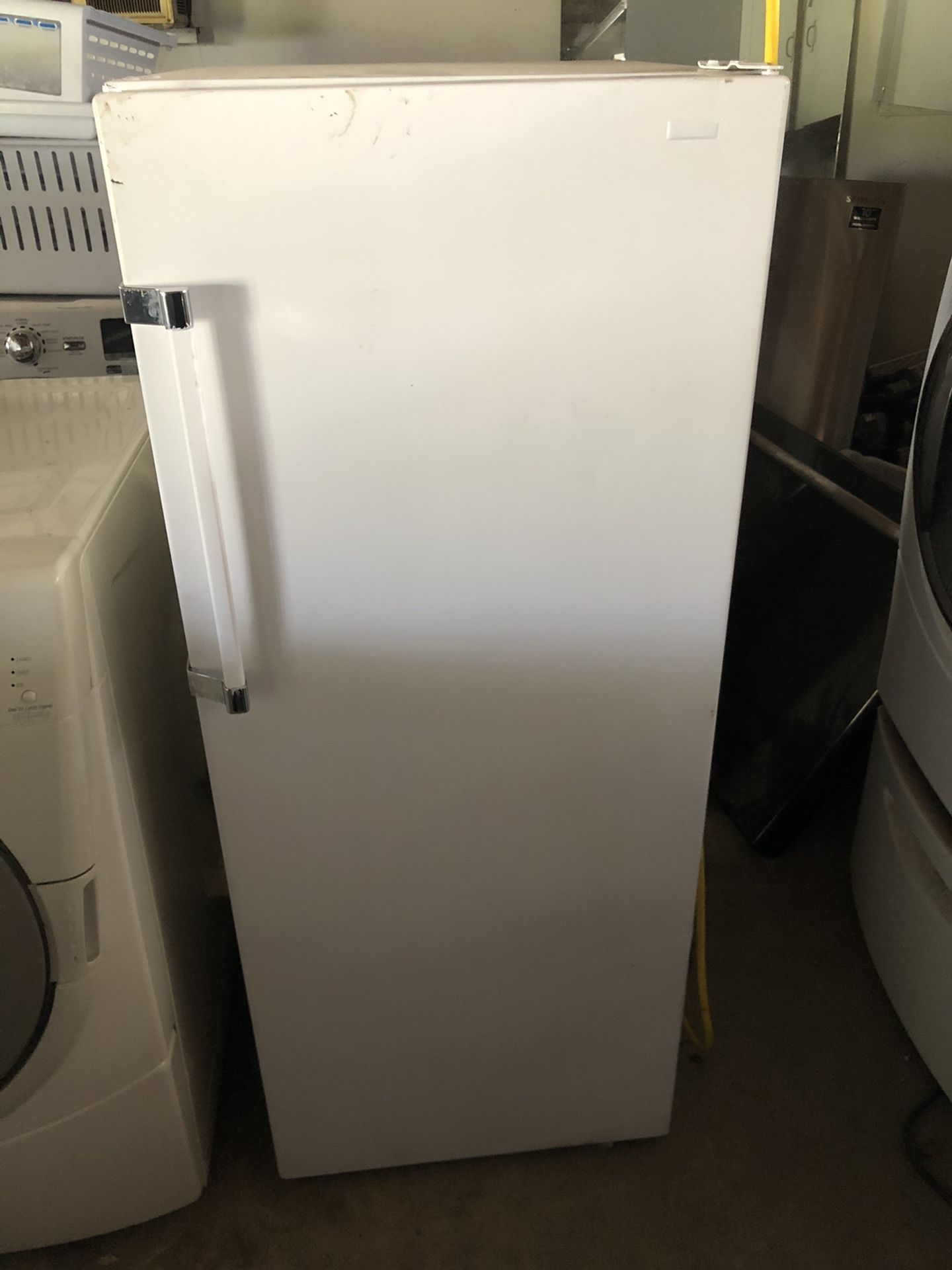 Mini Fridge 4 Feet Tall Working Condition