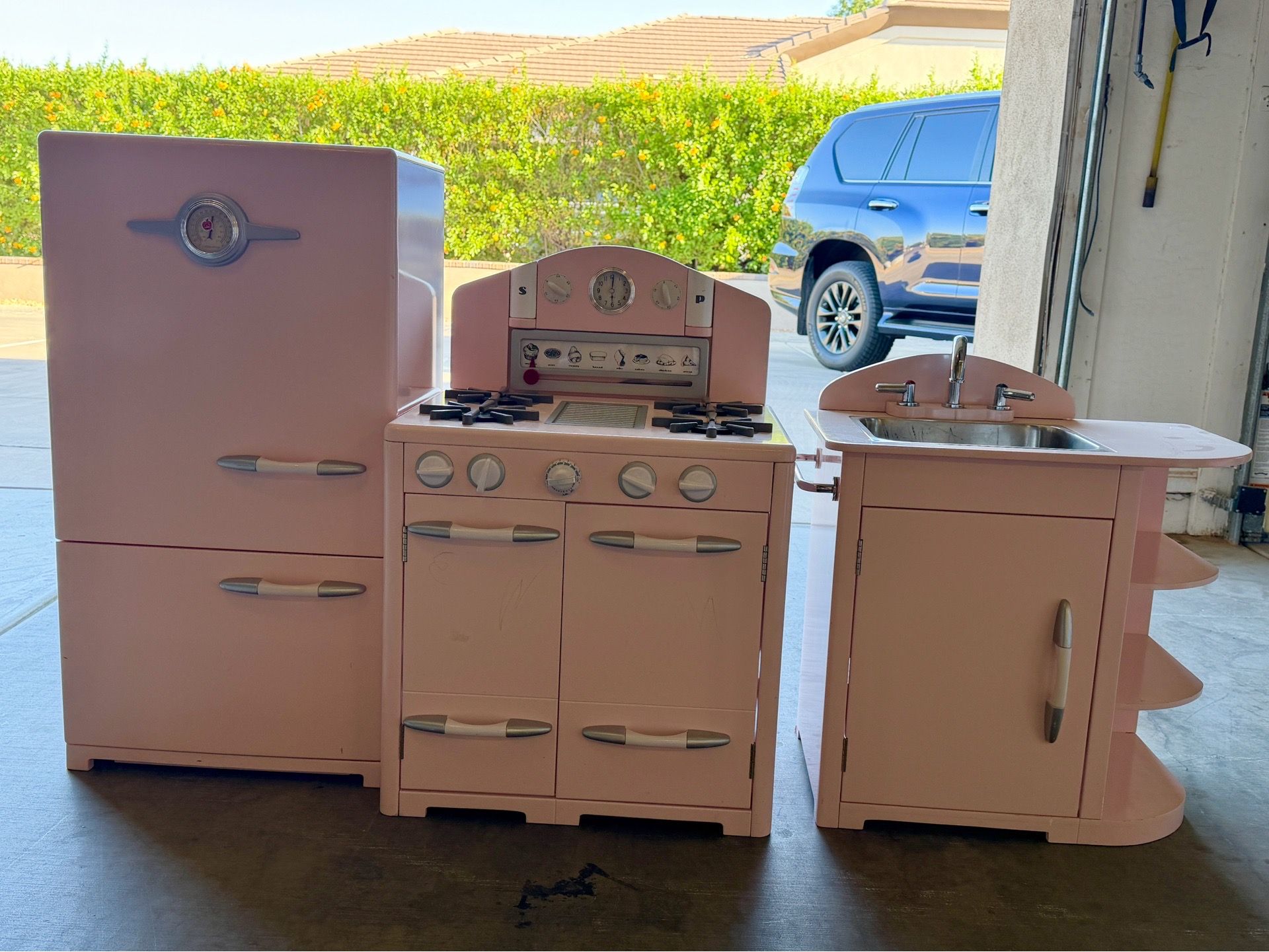 🌸 Pottery Barn Kids Pink Play Kitchen Set – Good Condition 🌸