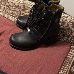 Black Boots 