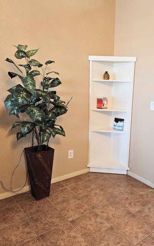Farmhouse Corner Bookshelf
