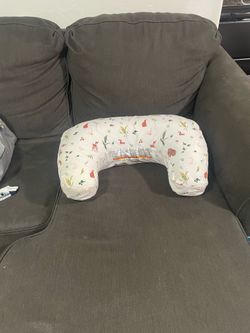 Breast feeding pillow