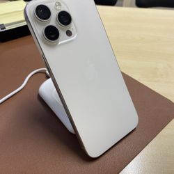 iPhone 15 Pro Max – 256GB – Silver – Unlocked – Perfect Condition