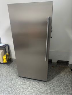 Freezer Frigidaire 19 Cu. Ft. Upright