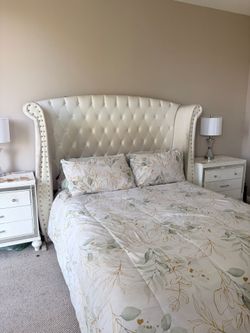 Queen bedframe and Mattress