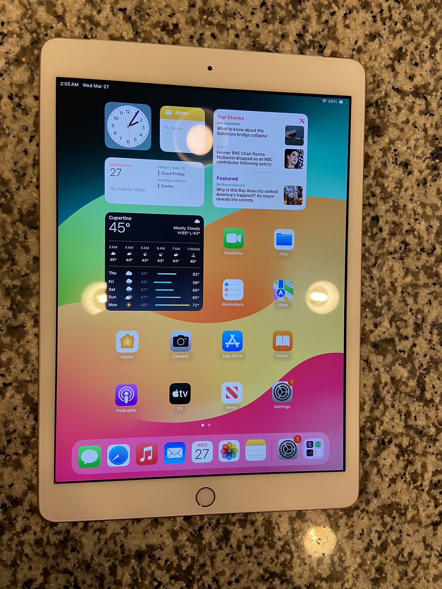 Apple iPad 7th Generation 32gb Gold  Wi-Fi + Cellular Unlocked - Very Good Condition - Works Great - 
